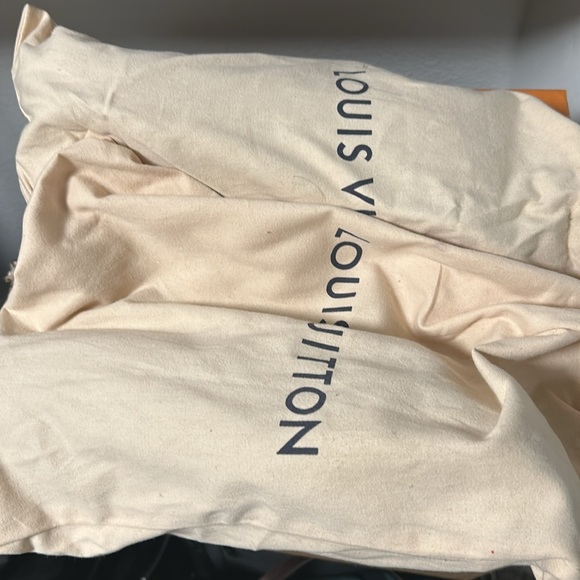 Louis Vuitton sneakers, black, size 11, only worn once. - Picture 5 of 11